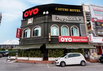 Super OYO 707 Ayuni Hotel allows 18 year olds to book a room