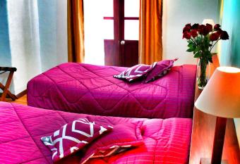 Casa de las Rosas has Balcony rooms