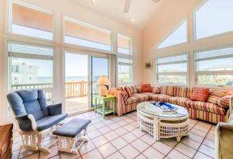 Grayton Beach  has Balcony rooms