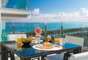 Luxe in the Beach has Balcony rooms