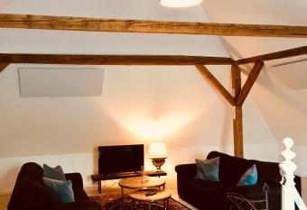 b e d & a g e d e s i g n -extra large- wundersch  ne komplette Wohnung mit viel Platz & 4 Schlafzimmer has Balcony rooms