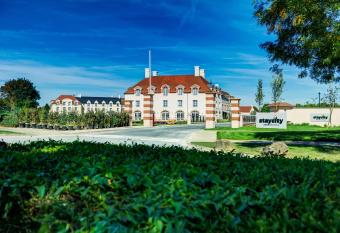 Staycity Aparthotels near Disneyland Paris allows 18 year olds to book a room