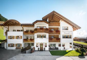 Residence Bond   has Balcony rooms