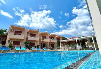 Hotel Gjoci has Balcony rooms