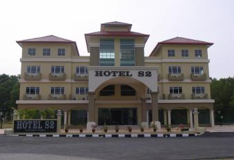 S2 Hotel allows 18 year olds to book a room