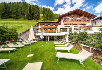 Hotel Muliac has Balcony rooms