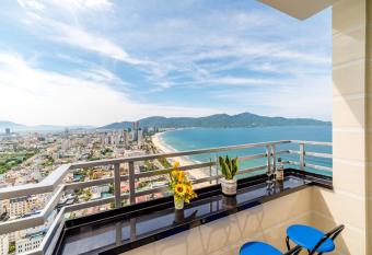 Madame Ph    ng - C  n h    h     ng bi   n has Smoking rooms