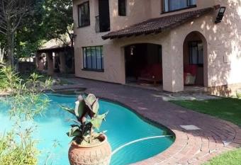 Ferndale Lodge has Balcony rooms