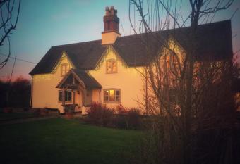 The Loft at Peake   s retreats has rooms with a private hot tub