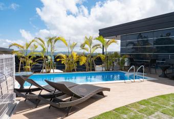 One Suite THE TERRACE allows 18 year olds to book a room