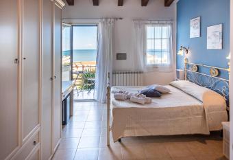 SCIUSCIA  has Balcony rooms