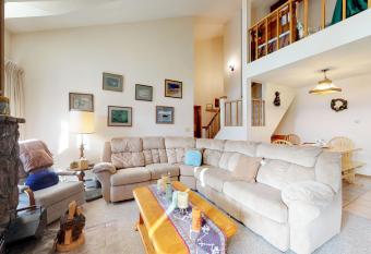 Buffalo Village #408 has Balcony rooms