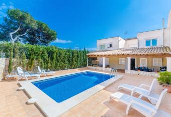 Villa Gloria has Balcony rooms