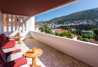 Guest House Ljubica allows 18 year olds to book a room