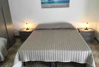 Al Chiaro Di Luna has Balcony rooms