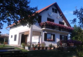 Guest House Adrijana has Balcony rooms