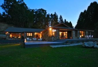 Waiorau Homestead has Balcony rooms