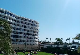 Apartment close to Yumbo,Free parking allows 18 year olds to book a room