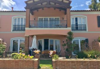 Depto Quintay, c  modo y a pasos de la playa has Balcony rooms