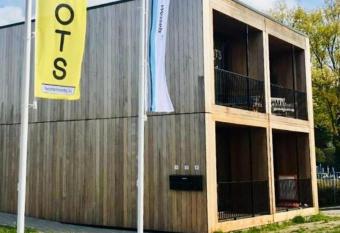 ROOTS Tiny House has Balcony rooms