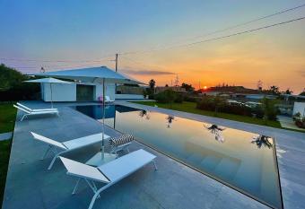 LM7 Luxury Villa Sicily has Balcony rooms