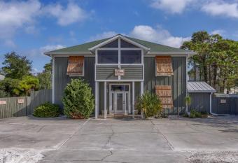 Cape San Blas Inn has Balcony rooms