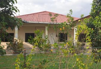 D merbau Homestay & Laman Kahwin Sg Buloh has Balcony rooms