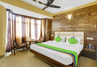 Itsy By Treebo - Amrita allows 18 year olds to book a room