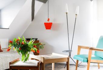 Appartements Au-Dessus Du... has Balcony rooms