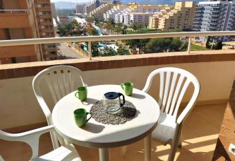 ACV - Costa Marina II - 1   linea, planta 10, sur allows 18 year olds to book a room