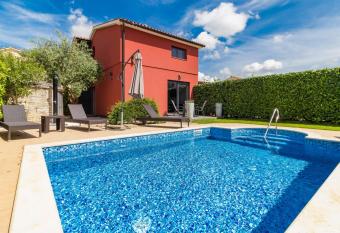 Apartmani Ka  un - App 4 - Ferienhaus has Balcony rooms