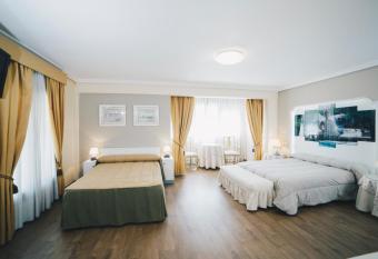 Gavilanes 2 TOLEDO has Balcony rooms