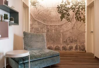 HOMY BnB has Balcony rooms