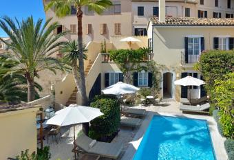 Hotel San Lorenzo - Adults Only allows 18 year olds to book a room