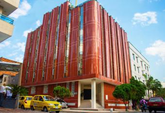 Hotel Macedonia Plaza allows 18 year olds to book a room