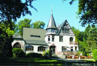 Oberwaldhaus allows 18 year olds to book a room