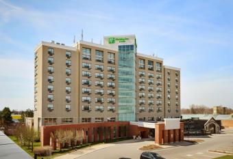 Holiday Inn & Suites London allows 18 year olds to book a room
