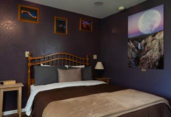 Bryce Trails B&B allows 18 year olds to book a room