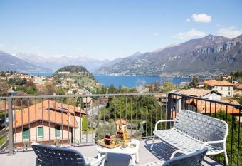 Domus Bellagio has Balcony rooms