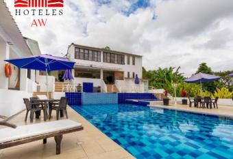 Aw Hotel Acawa Resort & Piscina allows 18 year olds to book a room