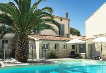 H  tel Le Square has Balcony rooms