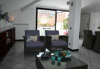 a 100 metri dal mare has Balcony rooms