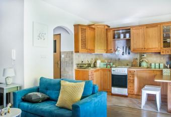 Apartament Malowany Konik has Balcony rooms