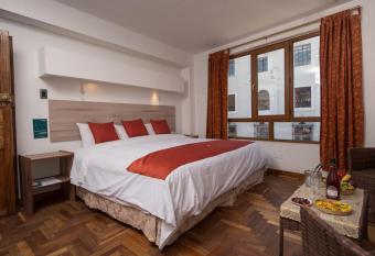 Intiwatana Hotel Boutique allows 18 year olds to book a room