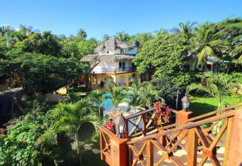 Surfbreak B&B has Balcony rooms