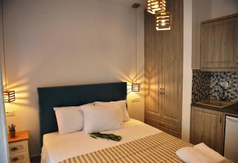 Delfinaki Lionas Boutique Apartments has Balcony rooms