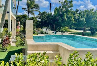 Vistalmar Ocean Suites has Balcony rooms