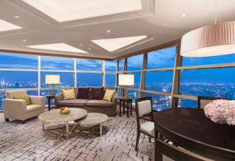 Grand Hyatt Shanghai has rooms with a private hot tub