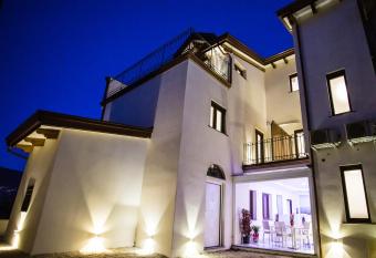 OASI FANTASIA has Balcony rooms