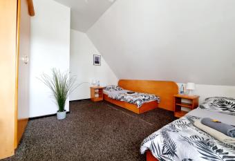 PRIMEX tani nocleg allows 18 year olds to book a room